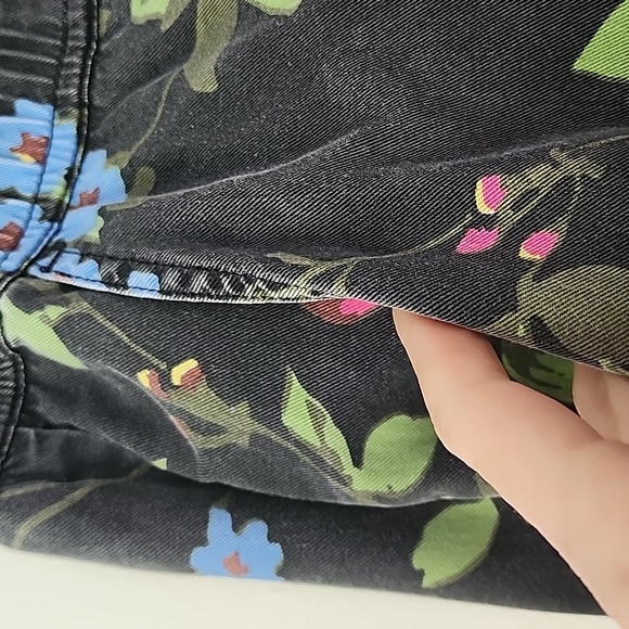 Pam & Gela Bohemian Black Floral Tapered Copped Jogger Relaxed Pants S - Picture 6 of 15